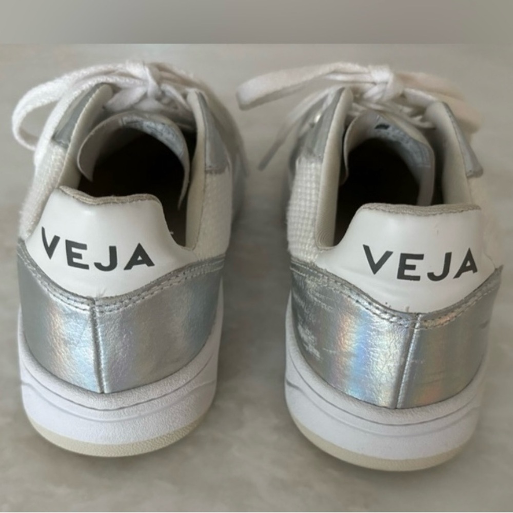 Veja Women's Sneakers in White and Silver - Picture 5 of 13